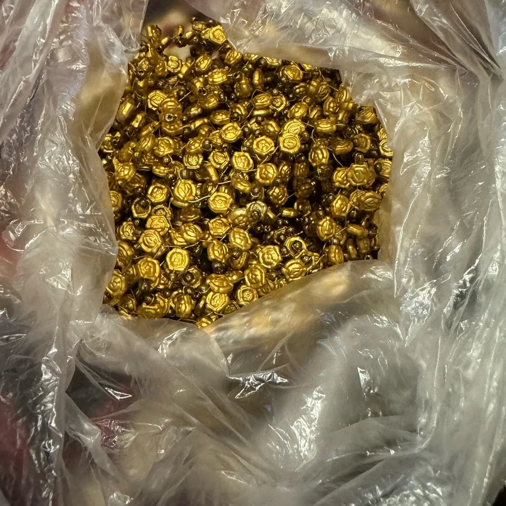 Bulk of handmade beaded blooms - Picture 10 of 10